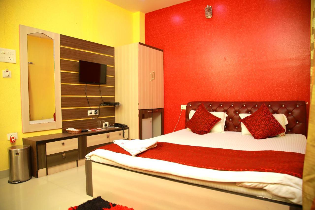 Babul Hotel Calcutta Buitenkant foto