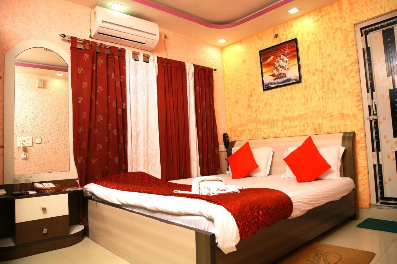 Babul Hotel Calcutta Buitenkant foto