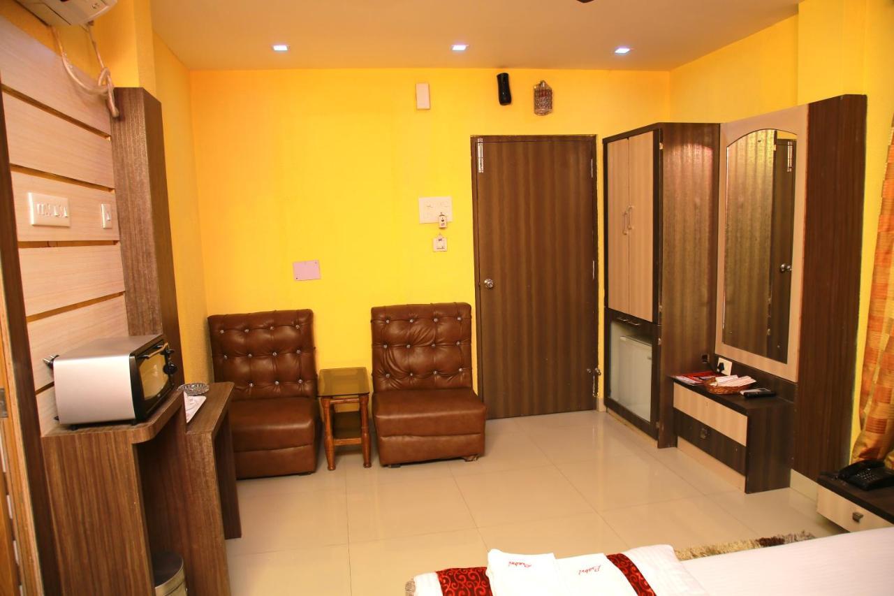 Babul Hotel Calcutta Buitenkant foto