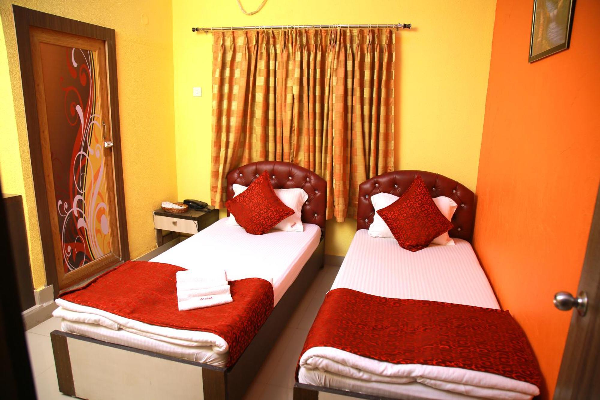 Babul Hotel Calcutta Buitenkant foto