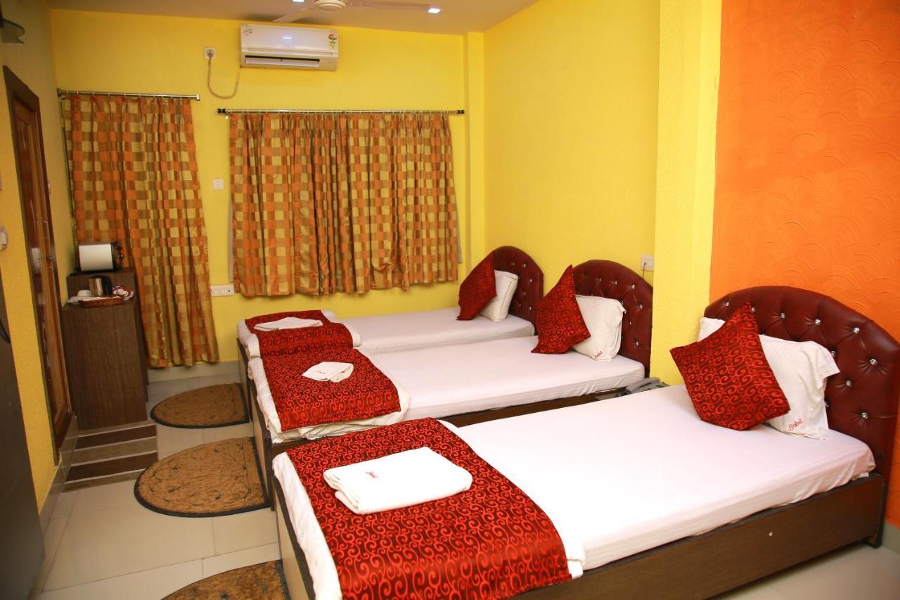 Babul Hotel Calcutta Buitenkant foto