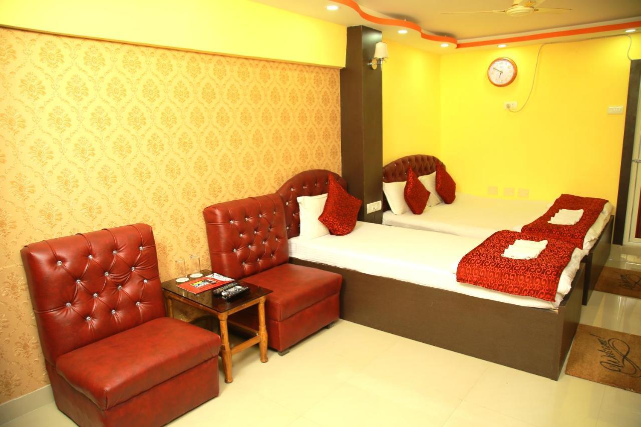 Babul Hotel Calcutta Buitenkant foto