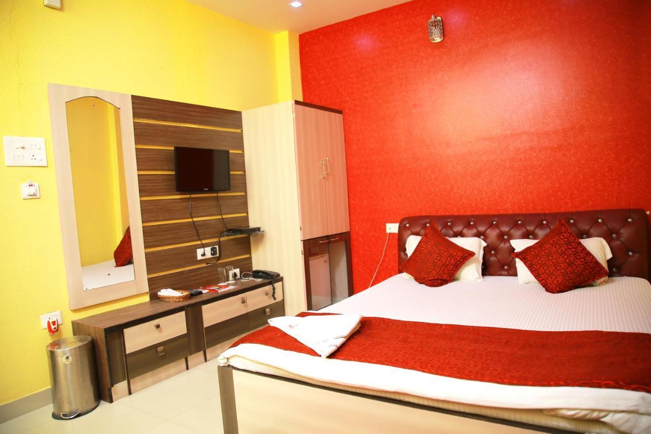 Babul Hotel Calcutta Buitenkant foto
