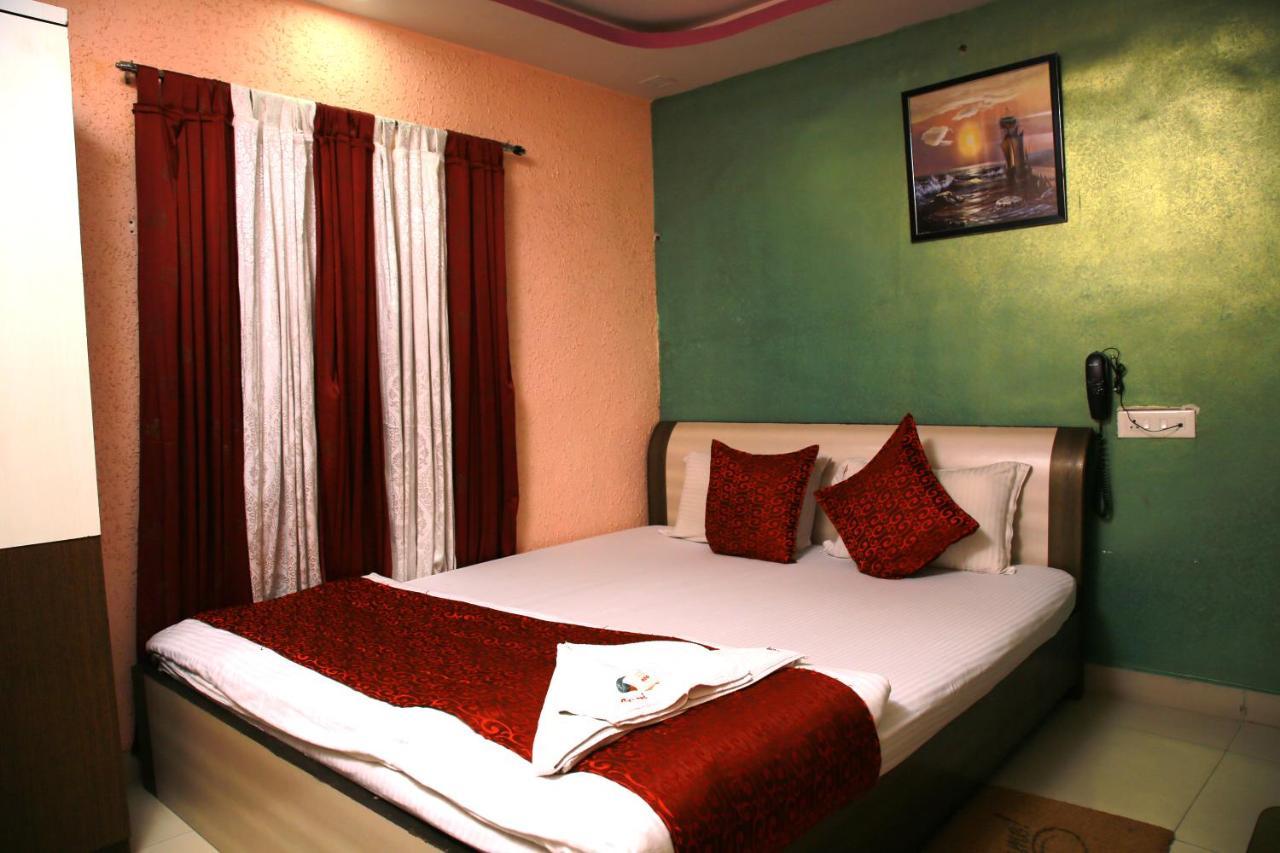 Babul Hotel Calcutta Buitenkant foto