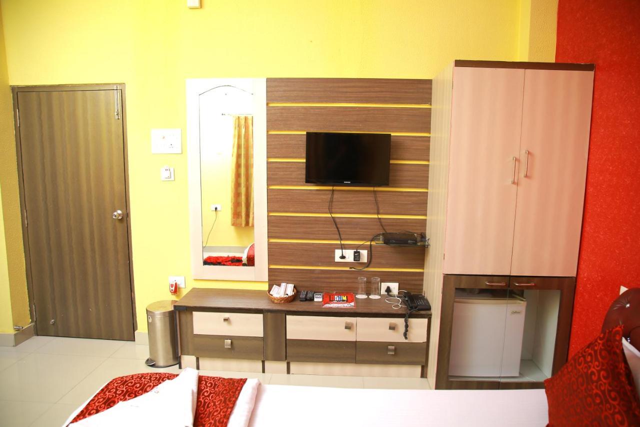 Babul Hotel Calcutta Buitenkant foto