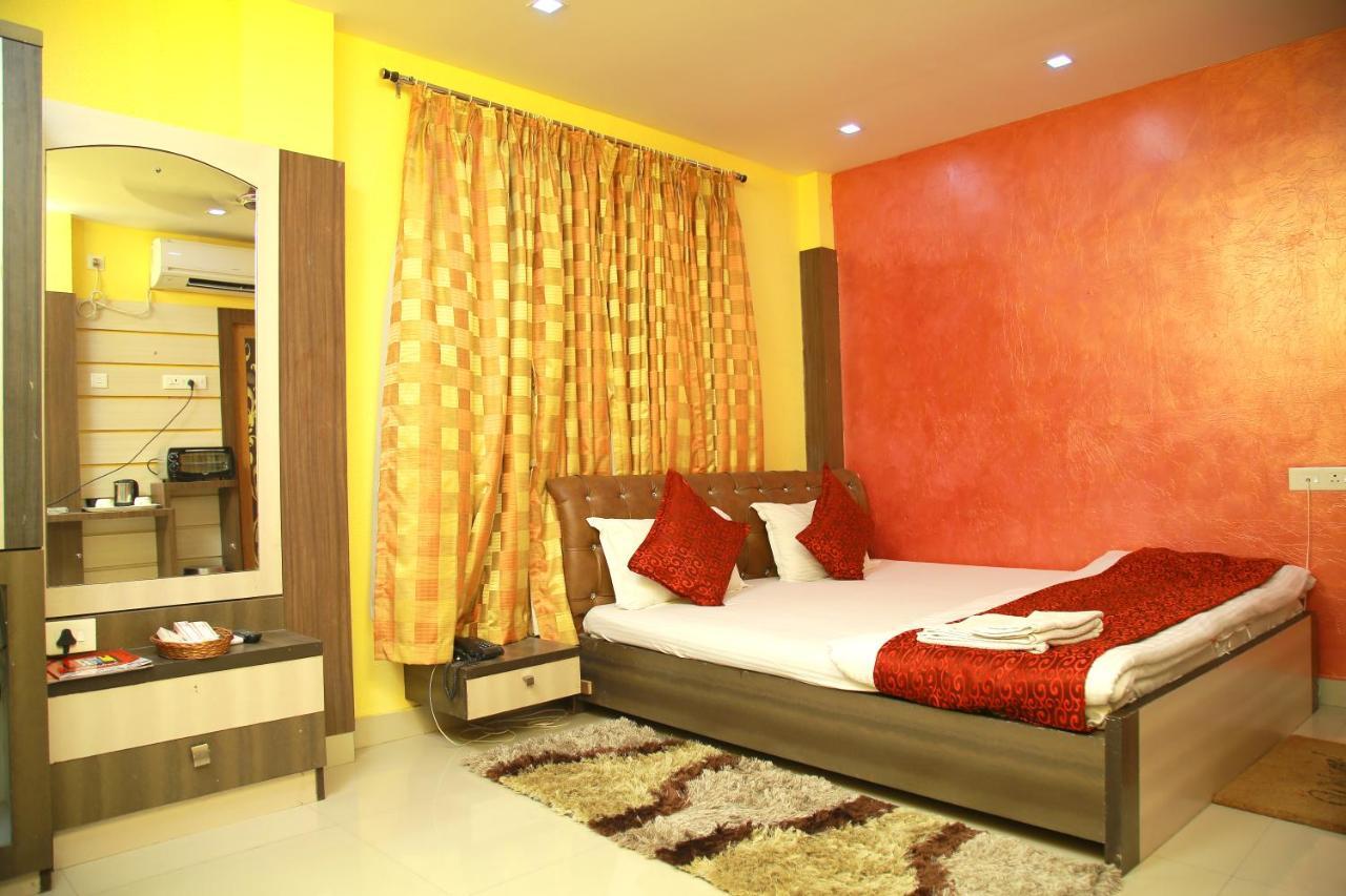 Babul Hotel Calcutta Buitenkant foto